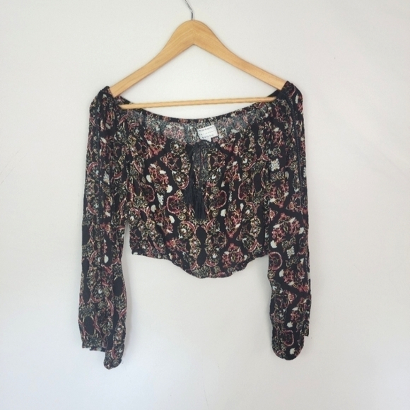 Kendall & Kylie Floral Long Sleeved Medium Crop top - Picture 1 of 5